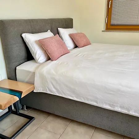 Apartma Cozy & Chic - With A Private Patio Kobarid