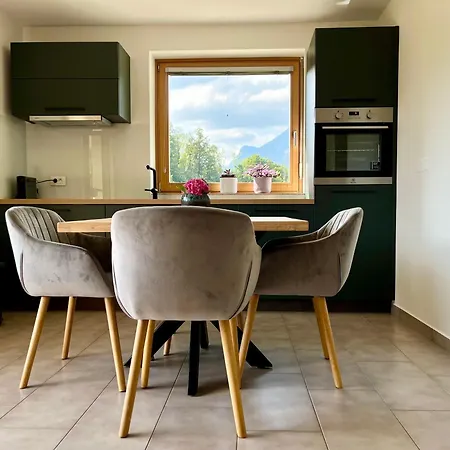 Cozy & Chic - With A Private Patio Appartement *