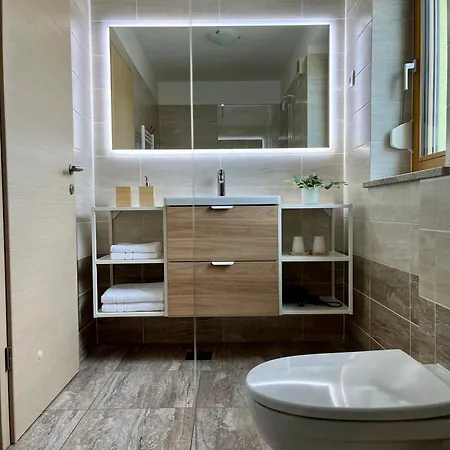 Apartma Cozy & Chic - With A Private Patio