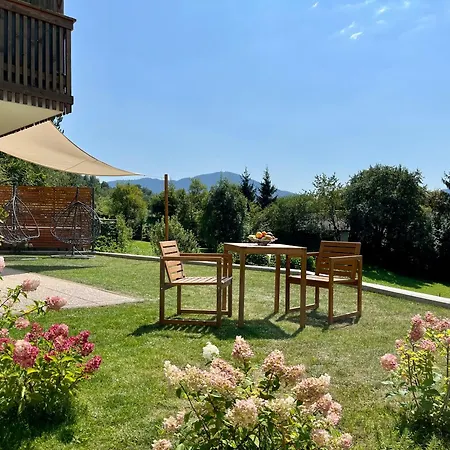 Апартаменты Cozy & Chic - With A Private Patio Кобарид