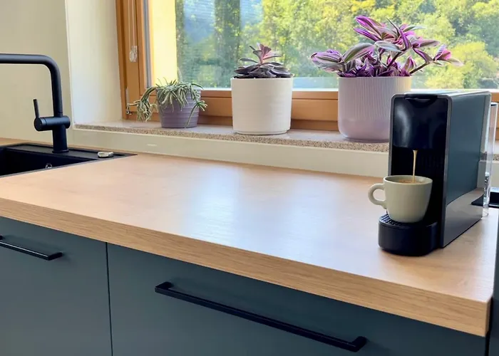 Cozy & Chic - With A Private Patio *