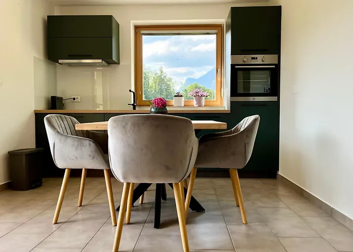 Cozy & Chic - With A Private Patio Appartement *